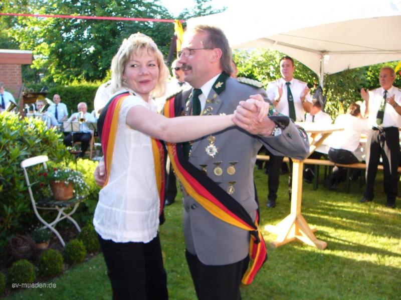 Abholen des Schützenkönigs – Bild 3 von 23