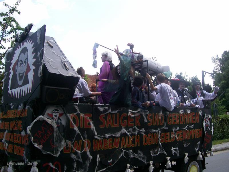 Schützenfest-Montag Bunter Umzug – Bild 138 von 146