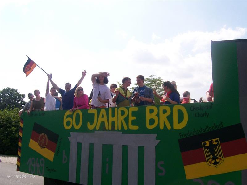 Schützenfest-Montag Bunter Umzug – Bild 58 von 146