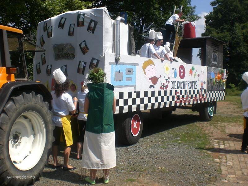 Schützenfest-Montag Bunter Umzug – Bild 42 von 146
