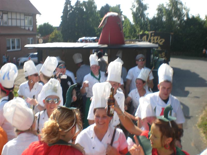 Schützenfest-Montag Bunter Umzug – Bild 8 von 146