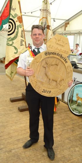 Ehrenscheibe f&uuml;r den scheidenden K&ouml;nig