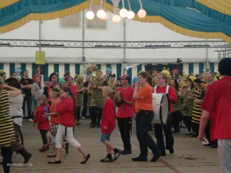 Schützenfest 2012 Montag Bunter Umzug – Bild 167 von 259