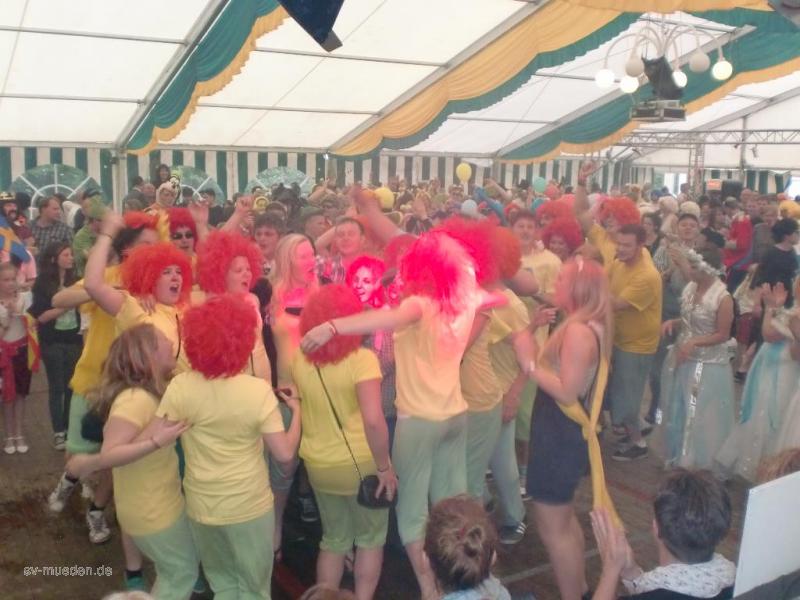 Schützenfest 2012 Montag Bunter Umzug – Bild 97 von 259