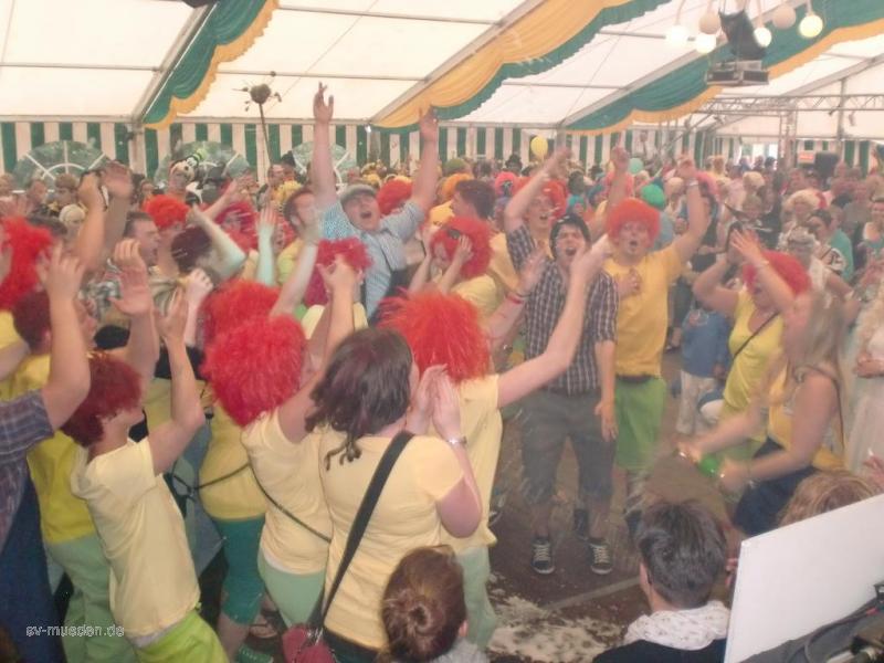 Schützenfest 2012 Montag Bunter Umzug – Bild 96 von 259