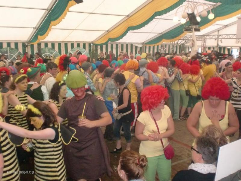 Schützenfest 2012 Montag Bunter Umzug – Bild 81 von 259