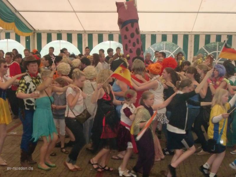 Schützenfest 2012 Montag Bunter Umzug – Bild 89 von 259