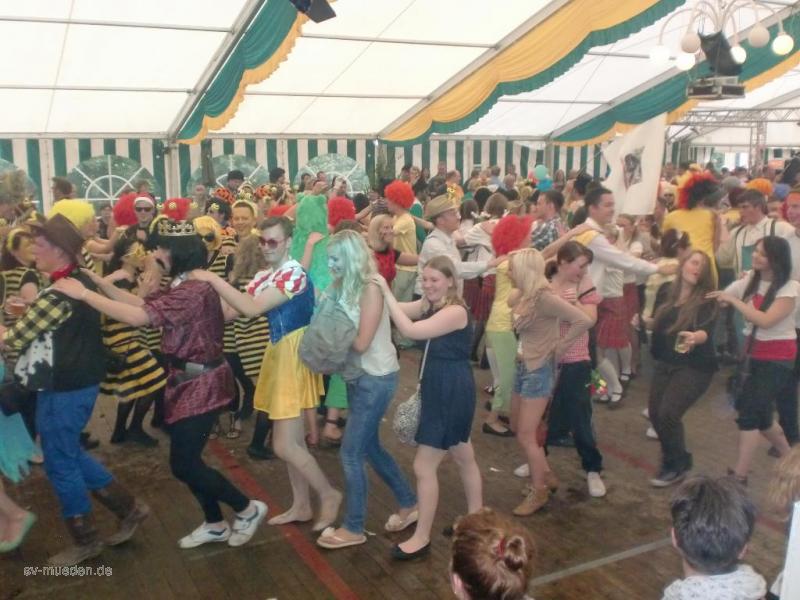 Schützenfest 2012 Montag Bunter Umzug – Bild 75 von 259