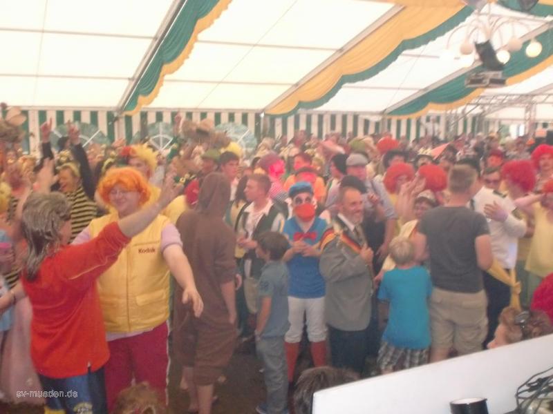 Schützenfest 2012 Montag Bunter Umzug – Bild 62 von 259