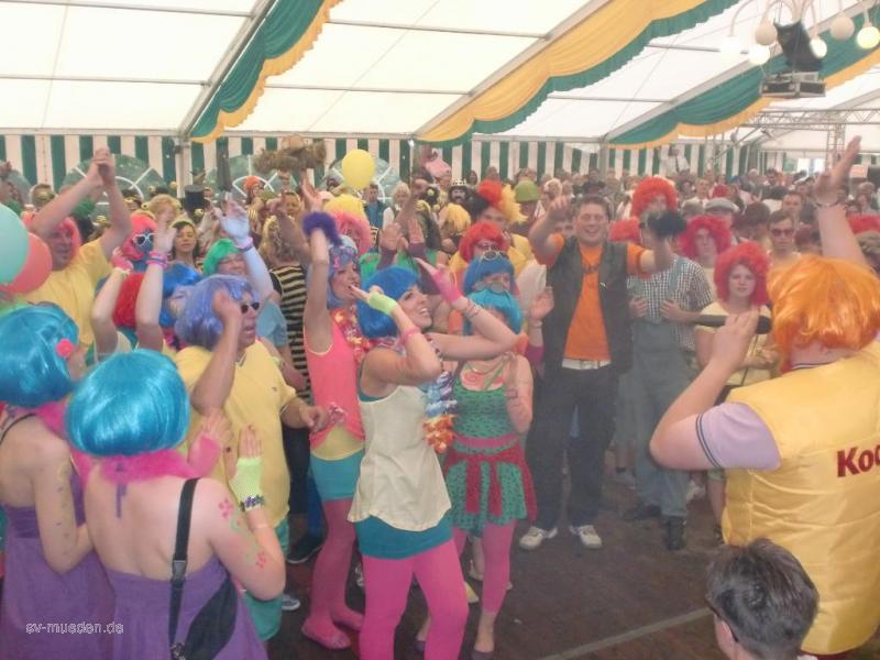 Schützenfest 2012 Montag Bunter Umzug – Bild 68 von 259