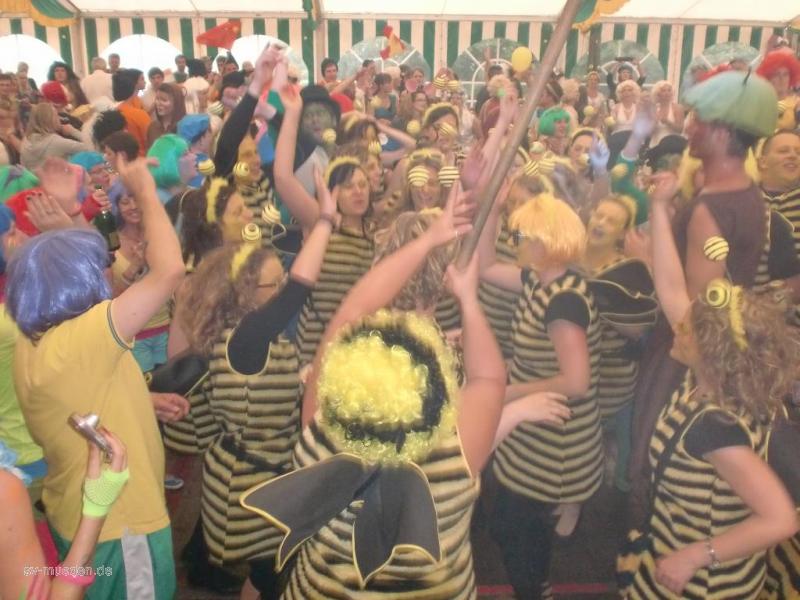 Schützenfest 2012 Montag Bunter Umzug – Bild 58 von 259