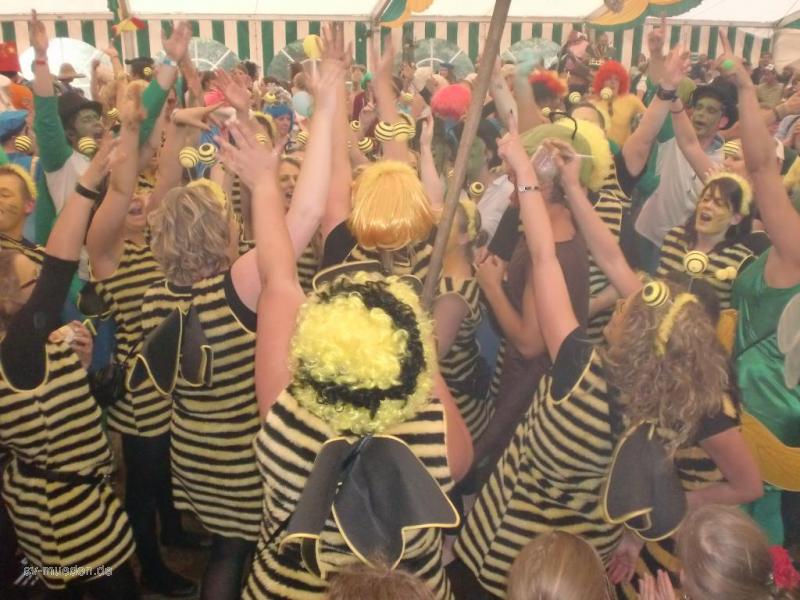 Schützenfest 2012 Montag Bunter Umzug – Bild 53 von 259